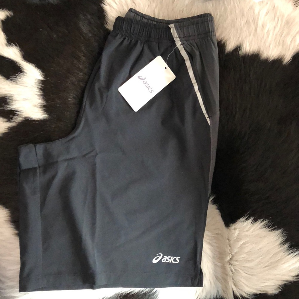Men’s ASICS shorts NWT!